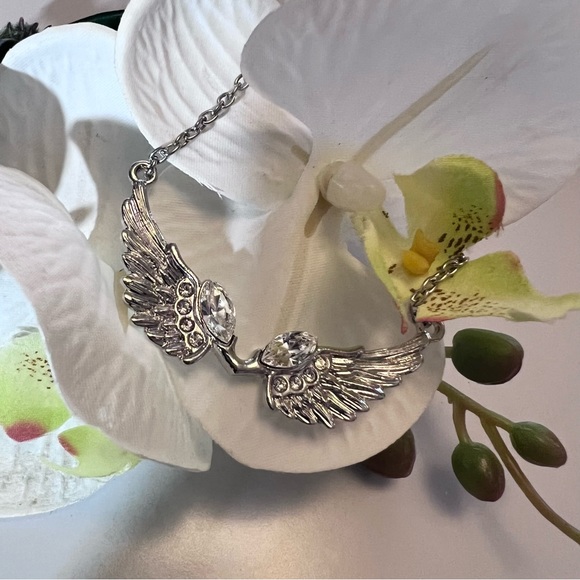 Angel Wings Rhinestone Silver Choker Necklace New - Picture 1 of 6
